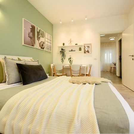 Spacious 1Br In The City Center - Amazing For Extended Stays Бухарест Экстерьер фото