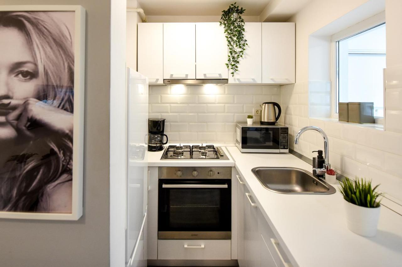 Spacious 1Br In The City Center - Amazing For Extended Stays Бухарест Экстерьер фото