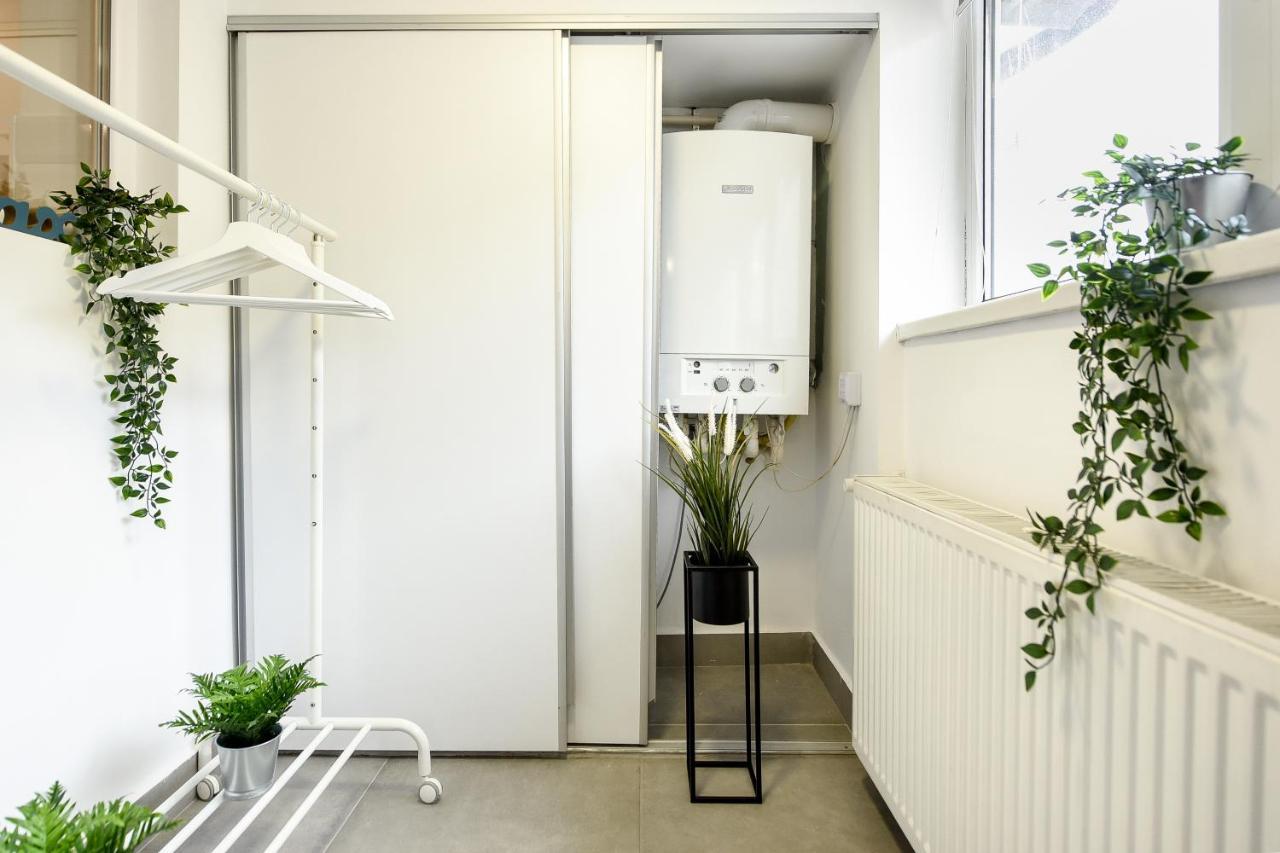 Spacious 1Br In The City Center - Amazing For Extended Stays Бухарест Экстерьер фото