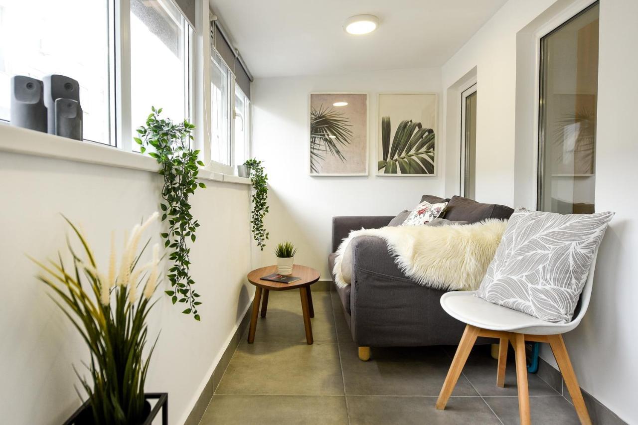 Spacious 1Br In The City Center - Amazing For Extended Stays Бухарест Экстерьер фото