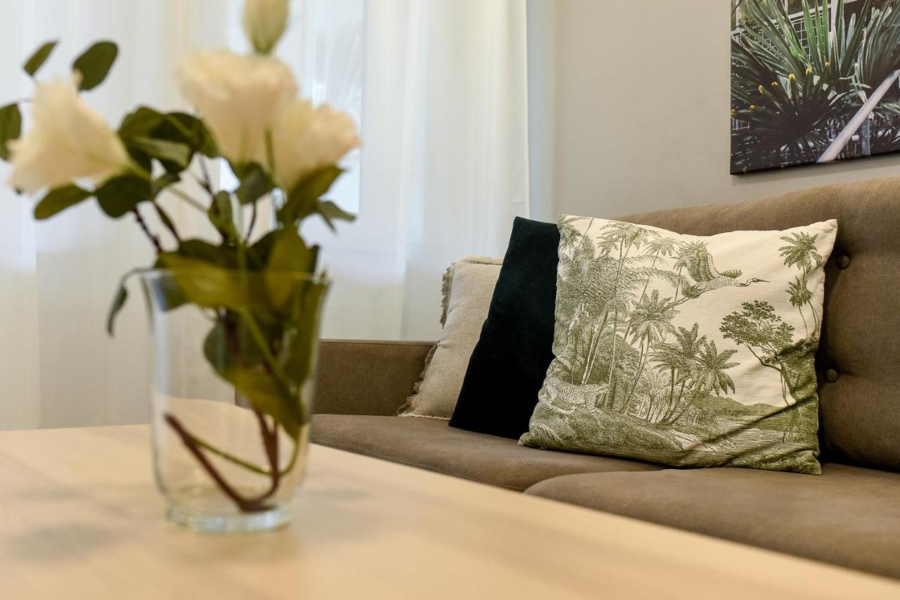 Spacious 1Br In The City Center - Amazing For Extended Stays Бухарест Экстерьер фото