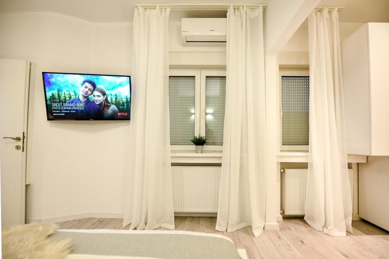 Spacious 1Br In The City Center - Amazing For Extended Stays Бухарест Экстерьер фото